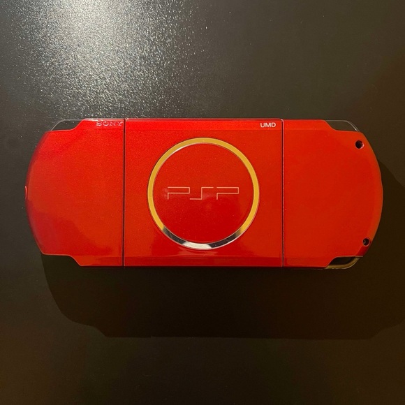 Sony Psp With Over 1000+ Games - Picture 8 of 9